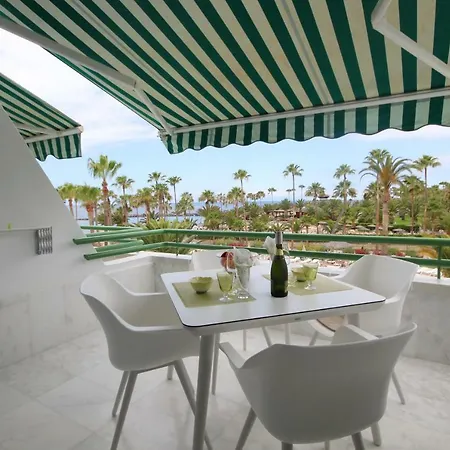 Апартаменты Luxury In First Line With Pool