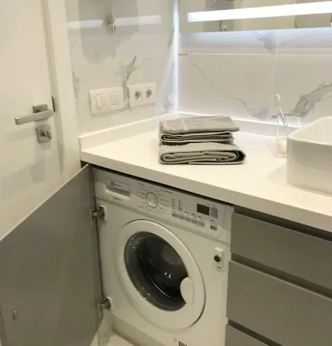 Luxury In First Line With Pool * أذيخي